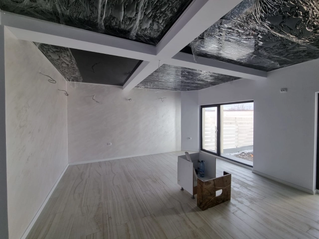 Apartament 4 camere - Bucium