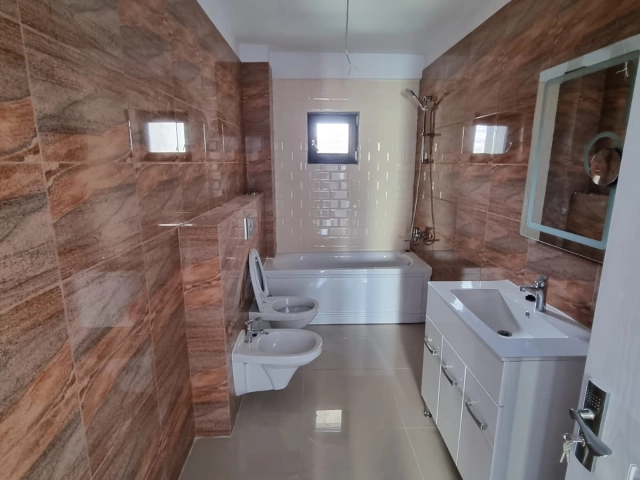 Apartament 4 camere - Bucium