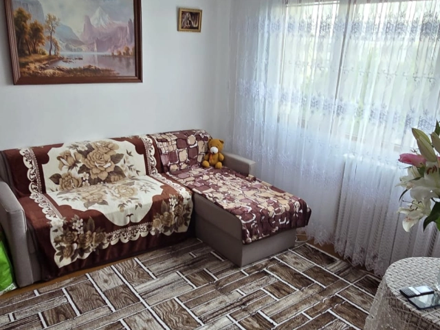 Apartament 3 camere - Podu Ros