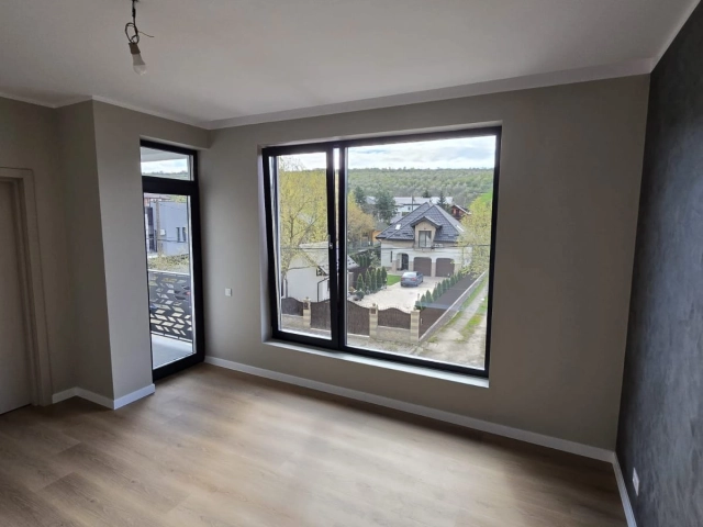 Apartament 4 camere - Visani