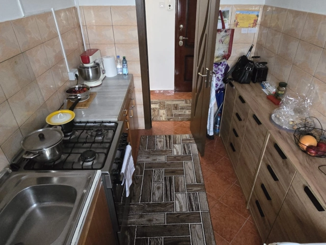 Apartament 3 camere - Podu Ros
