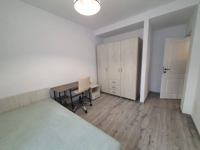 Apartament 4 camere - Bucium