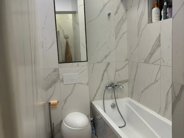 Apartament 3 camere - Centru