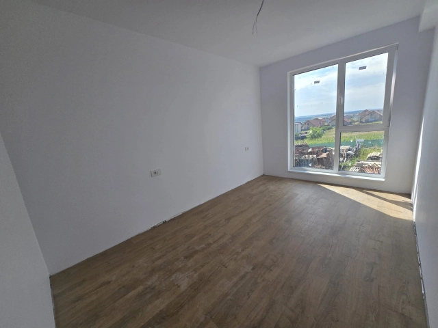 Apartament 3 camere - Rediu