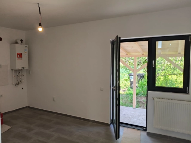 Apartament 3 camere - Tomesti