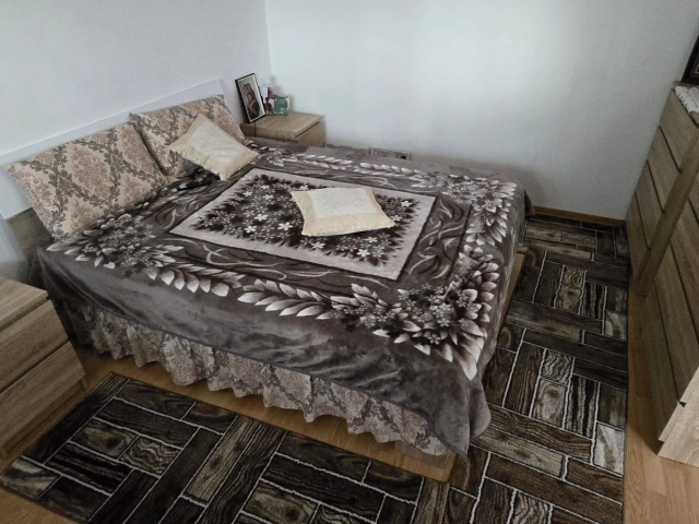 Apartament 3 camere - Podu Ros