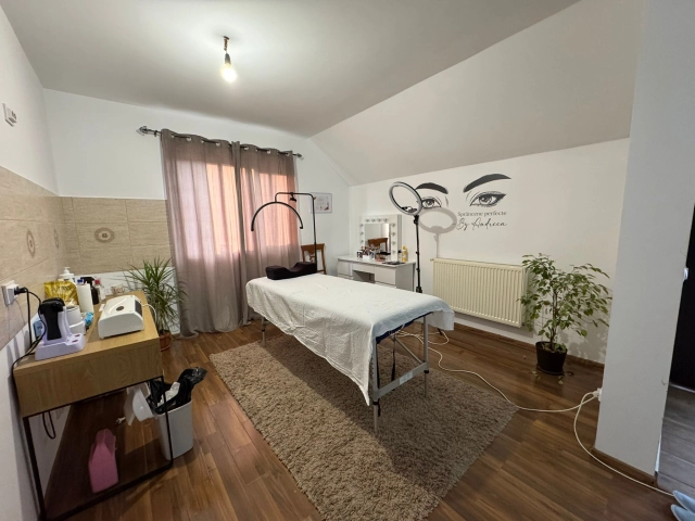 Apartament 5 camere - Lunca Cetatuii