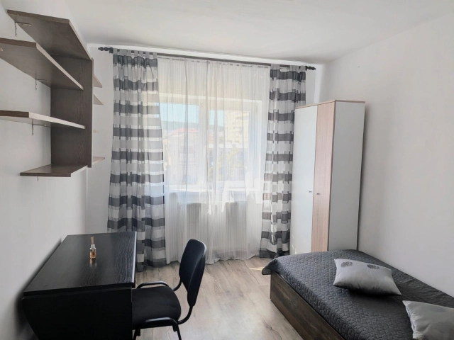 Apartament 4 camere - Gara