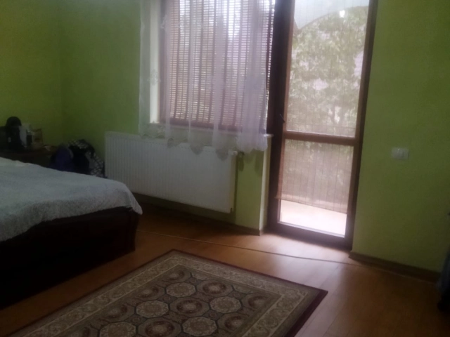 Apartament 9 camere - Bucium