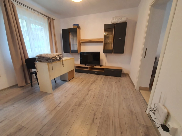 Apartament 4 camere - Bucium