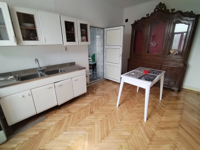 Apartament 3 camere - Central