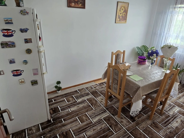 Apartament 3 camere - Podu Ros