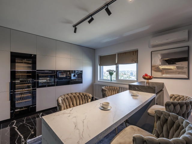Apartament 6 camere - Podu Ros