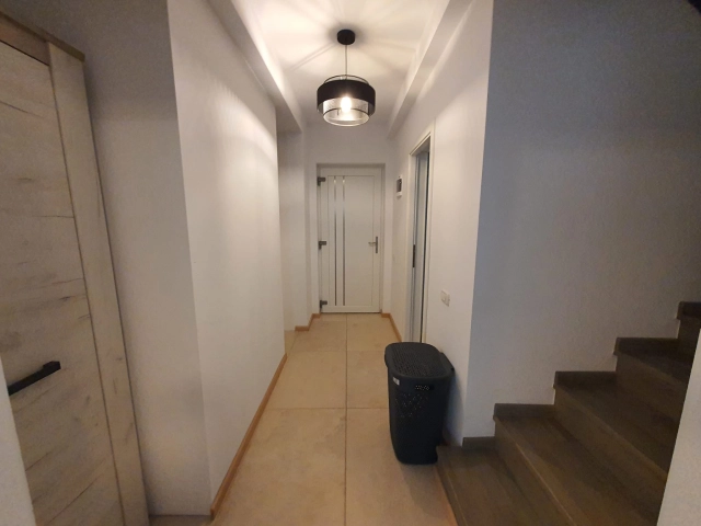 Apartament 4 camere - Bucium