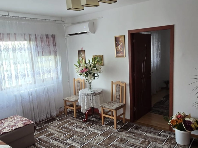 Apartament 3 camere - Podu Ros
