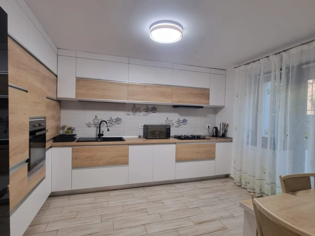 Apartament 5 camere - Valea Adanca